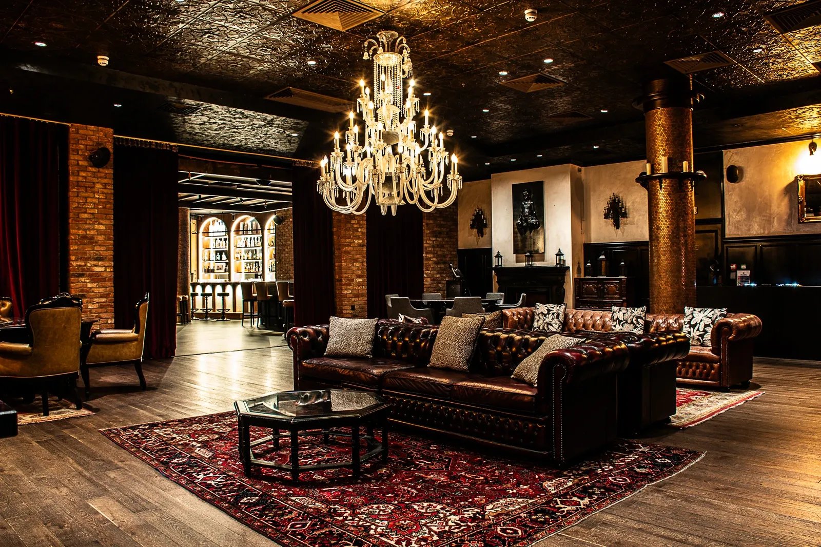 The lounge inside Parallel 45